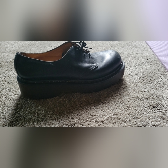 Doc Marten shoes - Picture 6 of 7